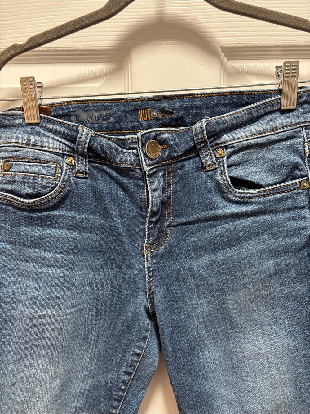 Kut from the Kloth Skinny Jeans in Light Blue Wash